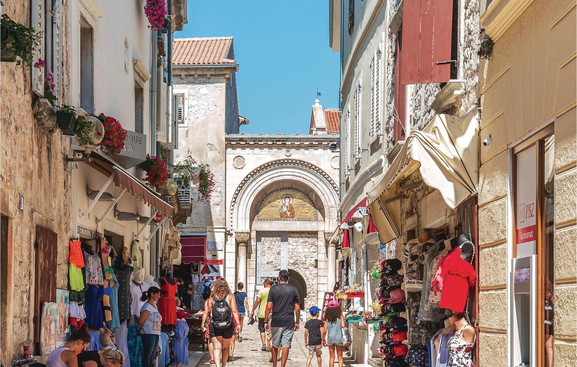 Apartment Stunning In With Wifi Porec