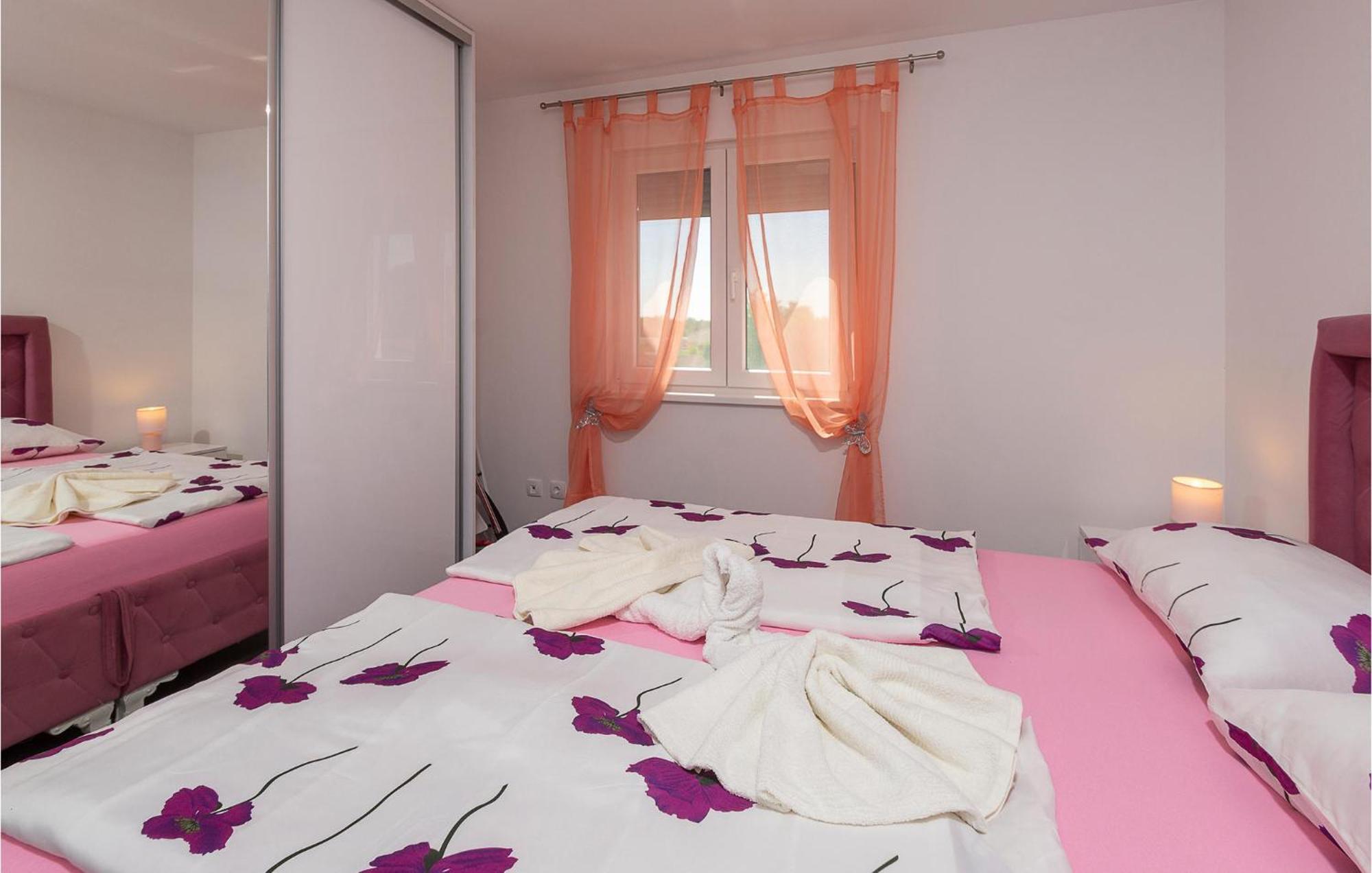 Apartment Stunning In With Wifi Porec