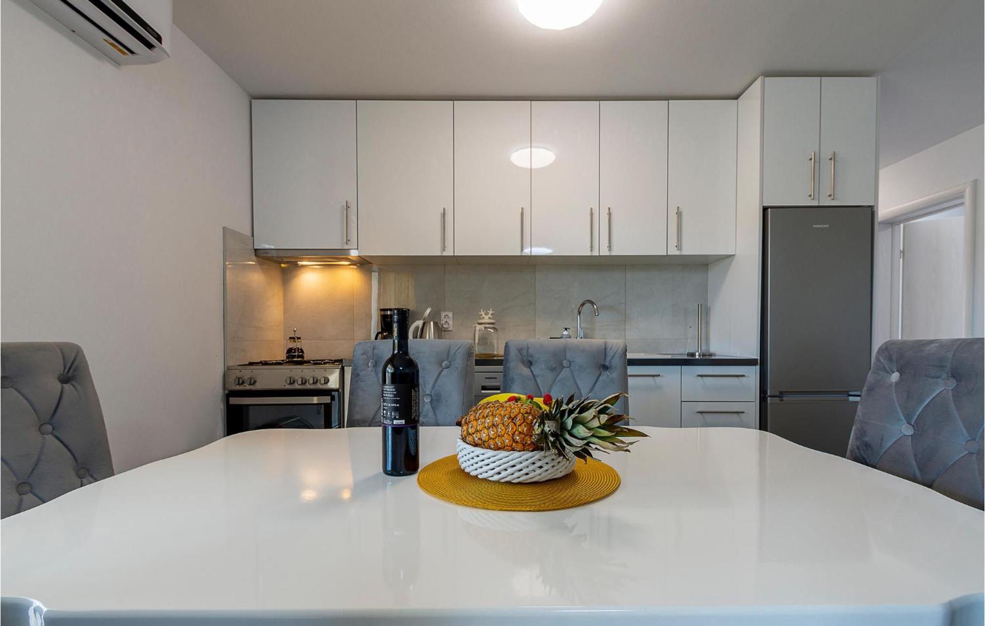 Stunning In With Wifi Apartment